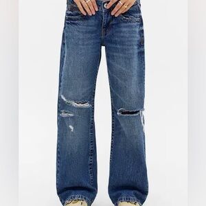 BDG Low Rise Loose Fit Distressed Boyfriend Jeans Size 30 NWOT